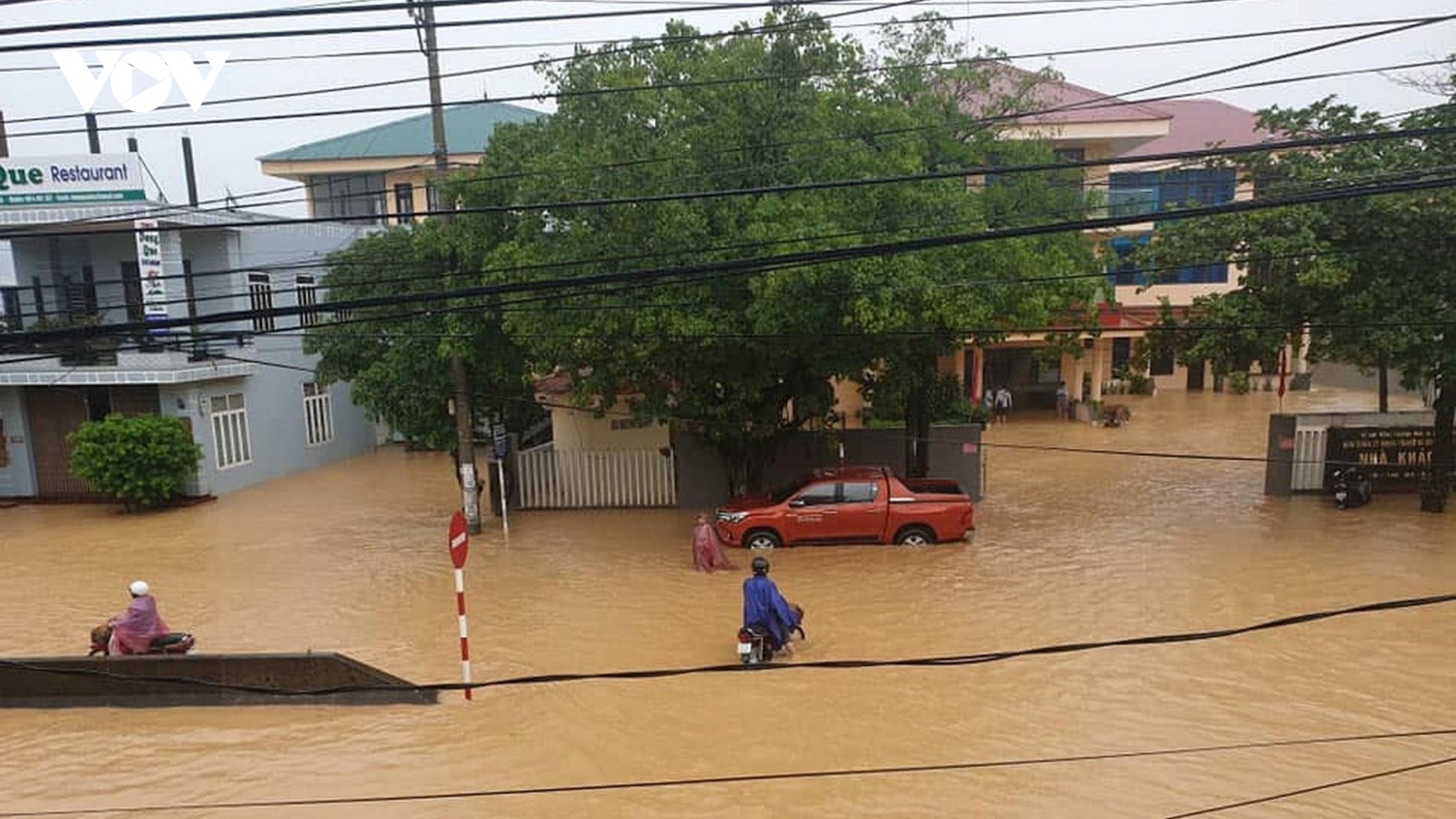 Quảng Trị họp khẩn trong đêm bàn phương án cứu hộ cứu nạn